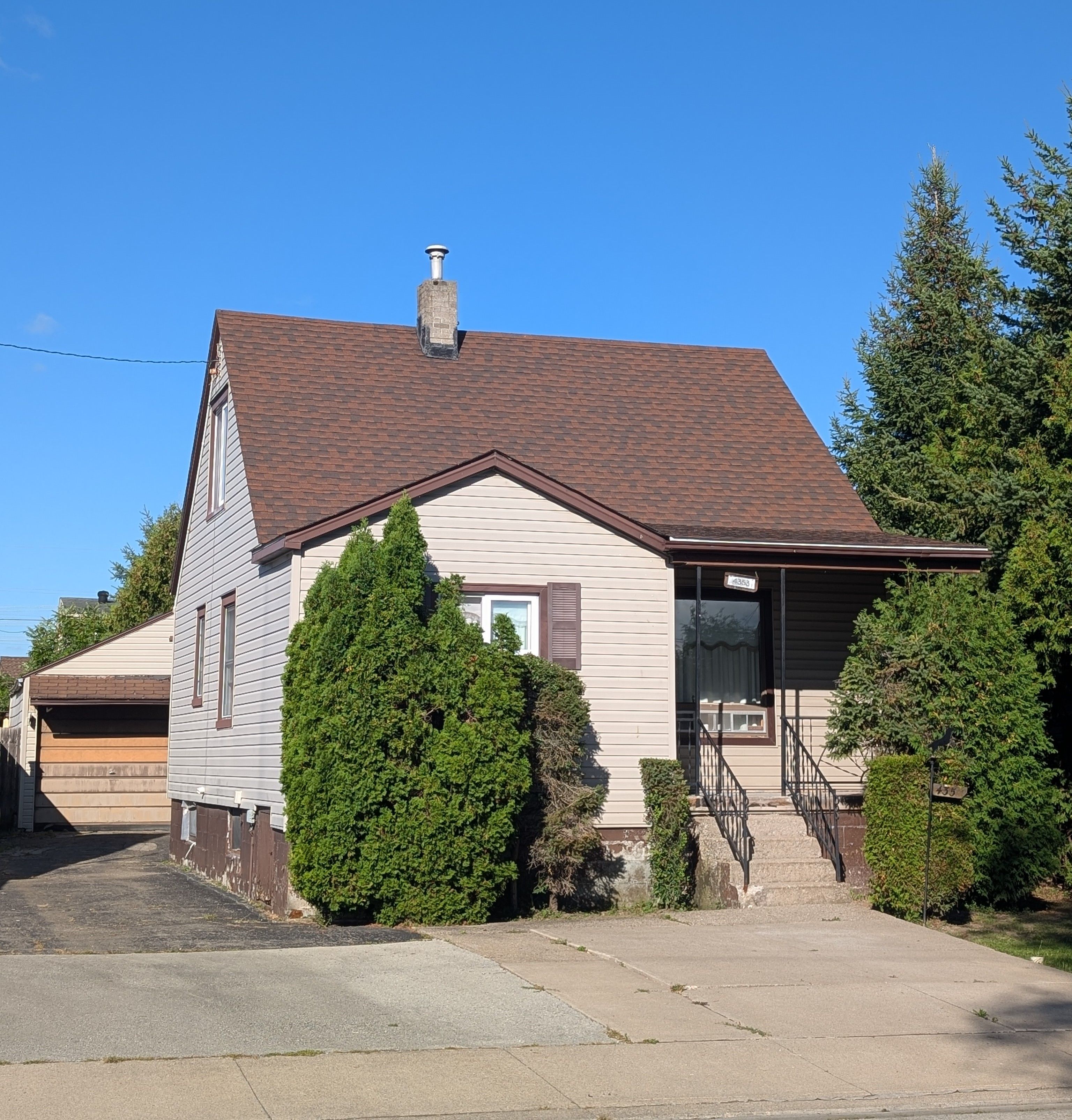 4353 Fifth Avenue, Niagara Falls, On L2e 4r1