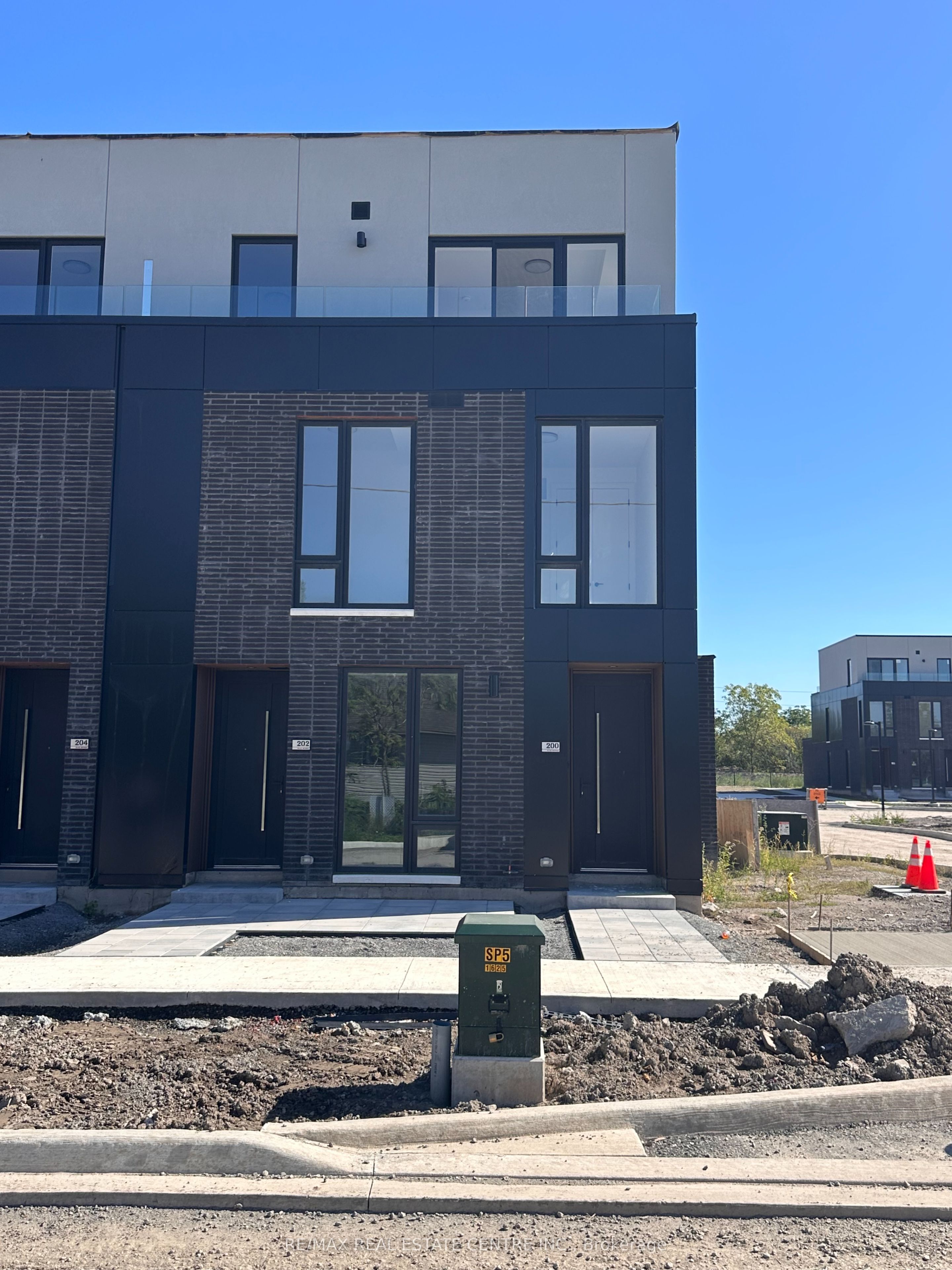 200 Ellis Avenue, St. Catharines, On L2p 0h2