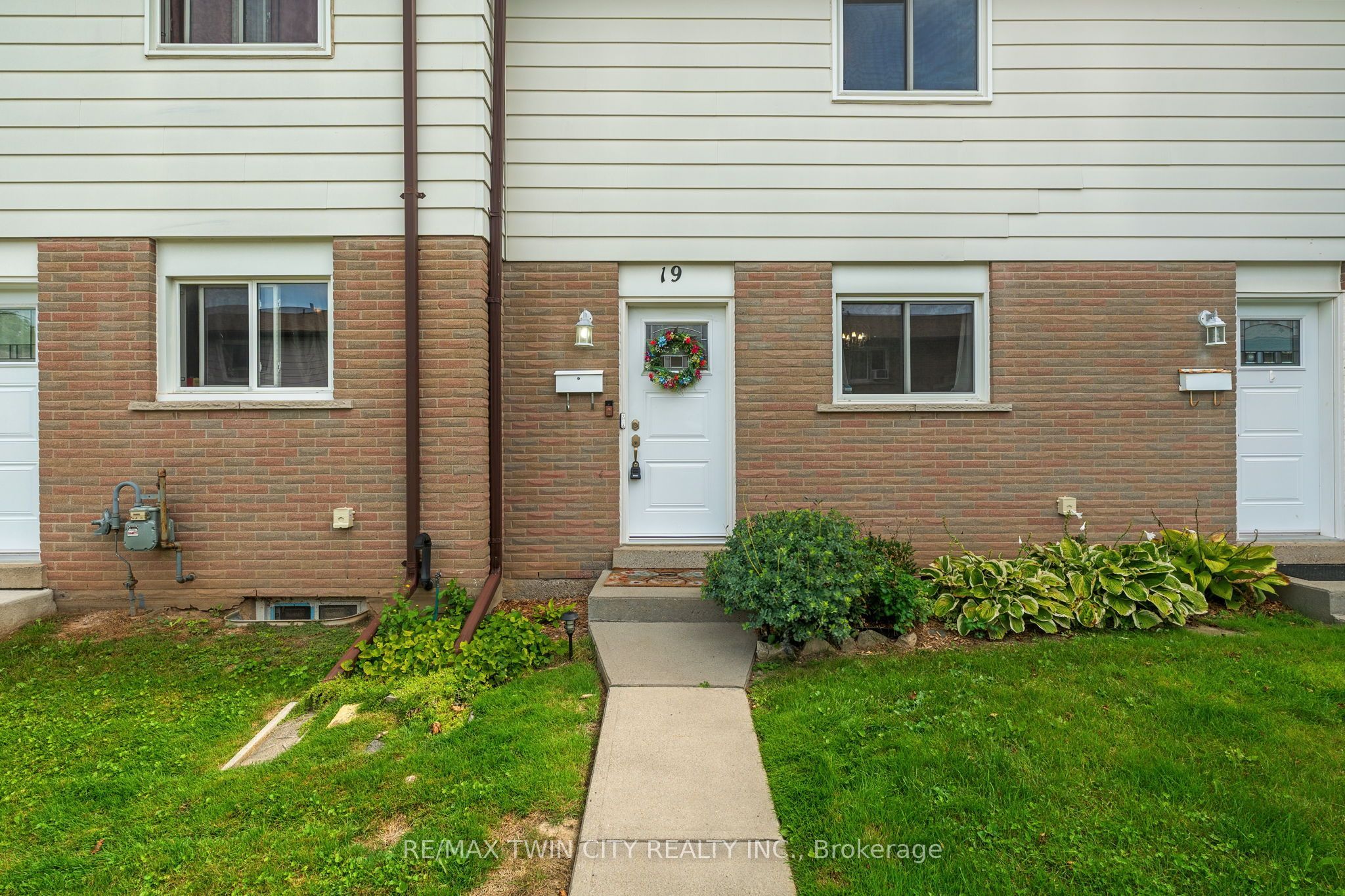 379 Darling Street 19, Brantford, On N3s 7g4