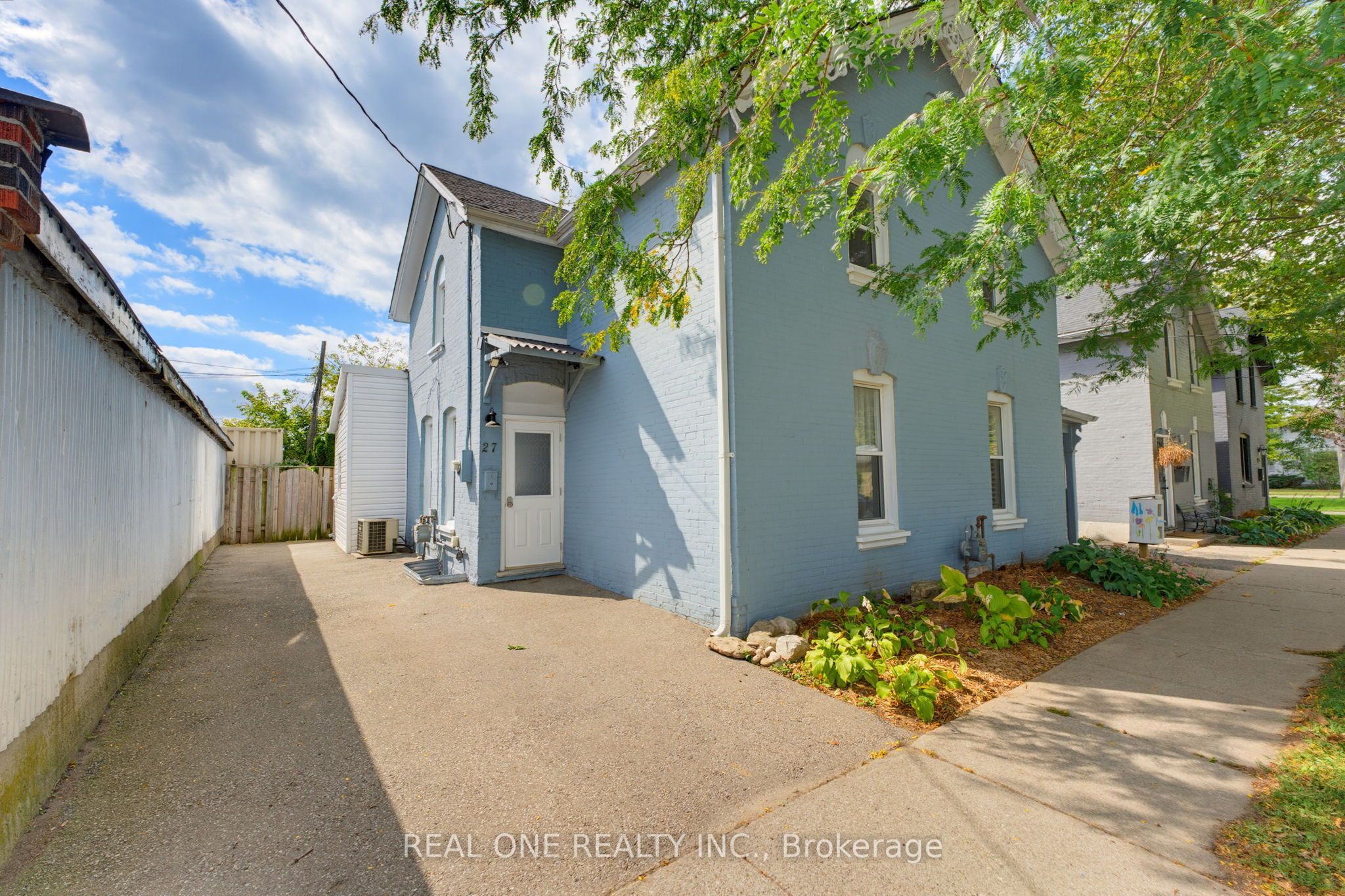 27 Gilkison Street, Brantford, On N3t 1z7