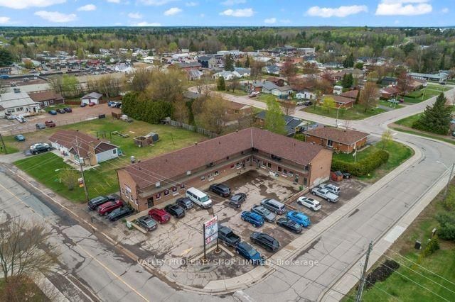 1049 Victoria Street, Petawawa, On K8h 2e2