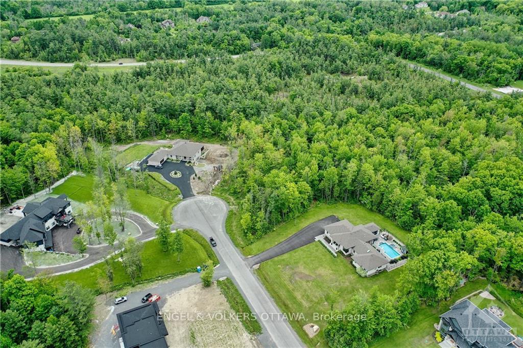 212 Terbol Court 21, Kanata, On K2w 0e7